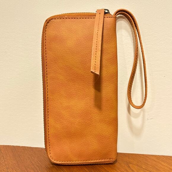 Free People New w/Tags Distressed Vegan Wallet - Picture 1 of 6